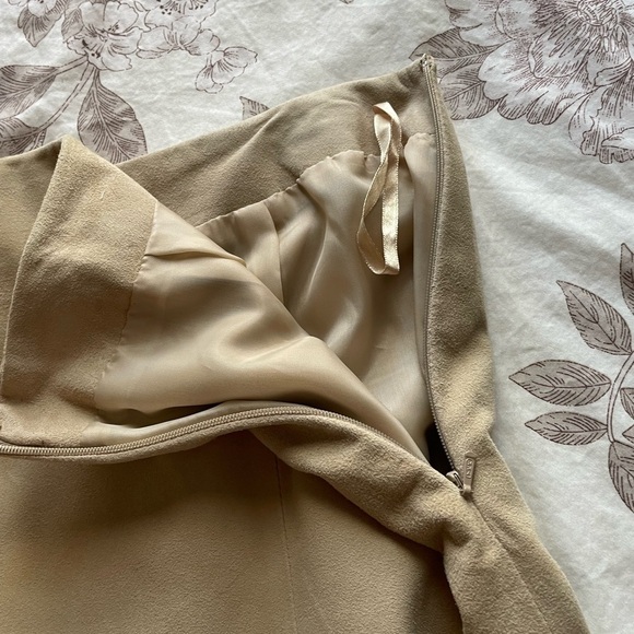 Vintage Genuine Suede Beige Skirt 10 Capsule Wardrobe Staple Classic Neutral - Picture 4 of 7